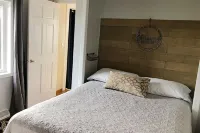 Riverview Getaways (only 13 miles to La Crosse WI or Iowa border)