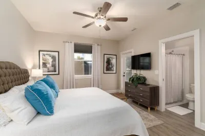 Driftwood Retreat-Brand New 4 Bedroom Pool Home