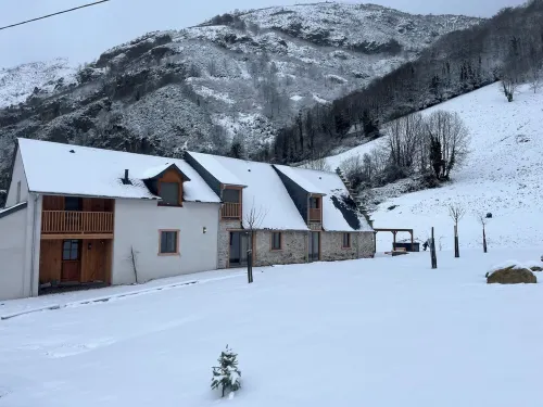 Cottage in the Heart of the Pyrénées, Jacuzzi, Hiking, Cycling, Skiing, and More