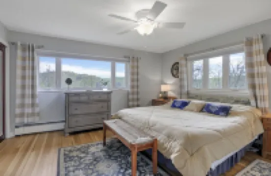 Secluded & Fancy Lake House. Free Kayaks & Canoe!