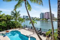 Miami Beach Waterfront Mansion, Pool, Ping Pong, Grill, Guest House, Gated