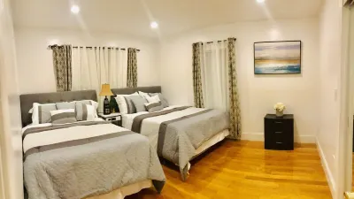 4BR 2Baths WOLLASTON BEACH.15min to Boston2