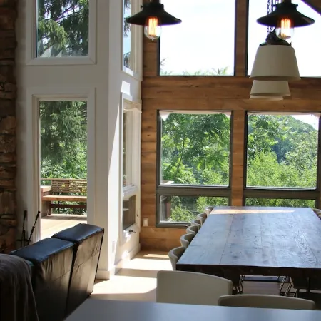 Luxurious Ski in-Ski Out Mnt. Creek/Hot Tub/Tennis & Pickleball/Heated Pool/Golf