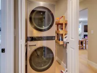 Folsom Old Town Escape II - King Bed, A/C, Laundry, Trails, Walk to Sutter St Hotels in Folsom