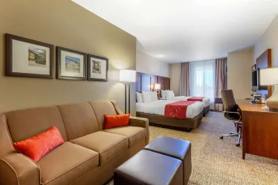 Comfort Suites Glendale - State Farm Stadium Area