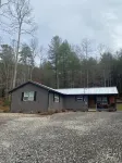 NEWLY Remodeled Private 2-bedroom mountain house in beautiful Murphy
