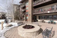 Luxury 1-bedroom ski in/ski out condo in lovely Granby Ranch