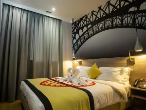 Le Louvre Hotel & Spa