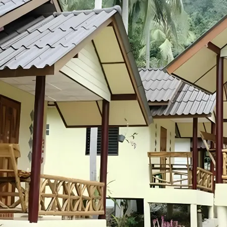 Day Night Bungalow & Bar