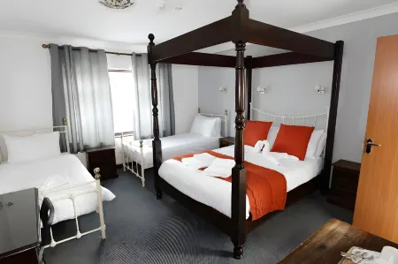 Aylesbray Lodge Отели рядом с достопримечательностью «Колледж Кембридж Маслим»