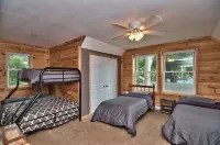 Riverfront Retreat For Kayaking, Fishing and Hot Tub