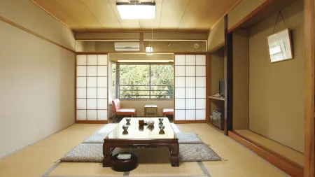 Hotel Sakaeya Отели рядом со станцией JR Echigo-Suhara station