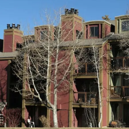 Walk to PCMR Lifts – Pool, Hot Tub, Bike & Ski Storage, & Remote Workspace