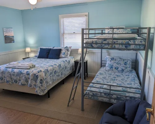 1 min walk to the Beach! In heart of Buxton- sleeps 6, pets welcome, W/D Hotels in Buxton