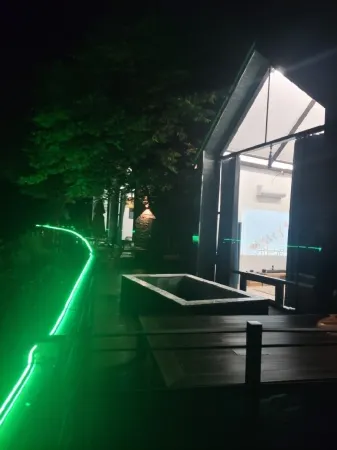 Anseong Yongseol Lake Tourist Farm Отели рядом с достопримечательностью «럭셔리 안성 M 글램핑카라반»