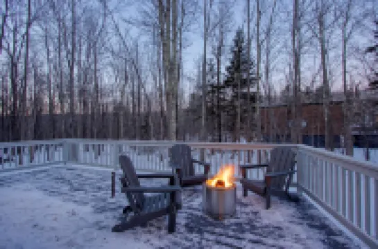 3-Bedroom 2 Bath Cozy Chalet 1 Mile From Mountain!