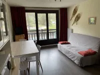 6-person apartment - at the foot of the slopes - swimming pool and tennis court (in summer)