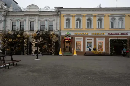 Hotel IQ Казань Отели рядом с достопримечательностью «Петропавловский собор»