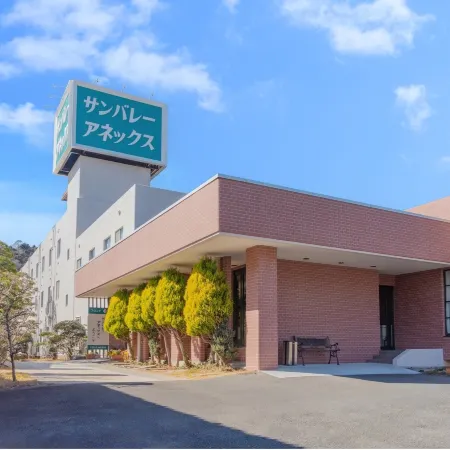 Hotel Sun Valley Izu-Nagaoka Annex Отели рядом с достопримечательностью «Железнодорожная станция Охито»