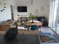 Appartement T2 de 42m2 Avec Balcon à 150m de la Plage Côté Bassin
