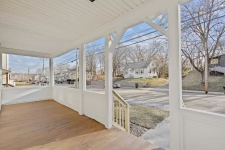 4-bedroom house in Windham - Pet Friendly - Thread City Family Escape