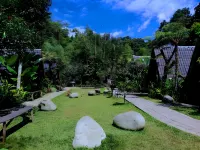 Imah Seniman Hotels in Lembang
