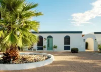 ~Villa Golden~ Centrally located, King Bed!