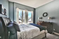 Eden Mountain Home - 7 Bedrooms on Three Floors
