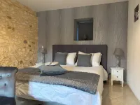 La Biche au Bois Hotels in Marminiac