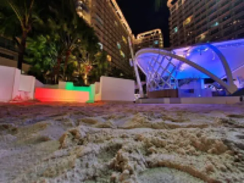 Azure 1BR citylights with netlfix near airport