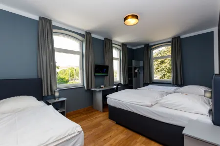 Hotel Sehnder Hof Отели в г. Зенде