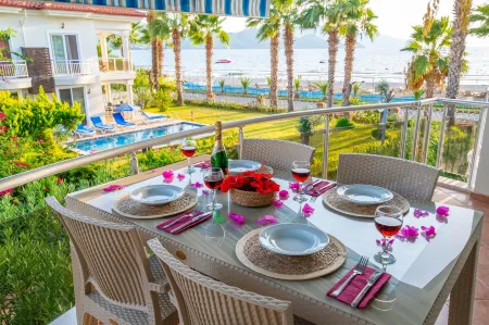 Sunset Beach Club Fethiye Отели рядом с достопримечательностью «Leon Beach Camping»