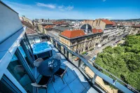 Up Hotel Budapest - Romanttinen