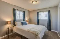 2Br Aptmt Parks Private Deck, Mountain Views!