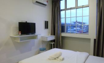 The b'Hotel