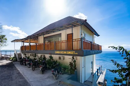 Samuh Sunset Nusa Penida by Pramana Villas