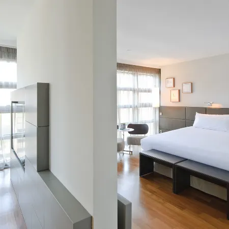 Hotel Reina Petronila