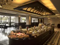 Ramada by Wyndham Bahrain Hotels near Hoora