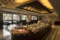 Ramada by Wyndham Bahrain - Bar
