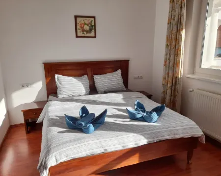 Demizson Panzió Hotels in Kehidakustany
