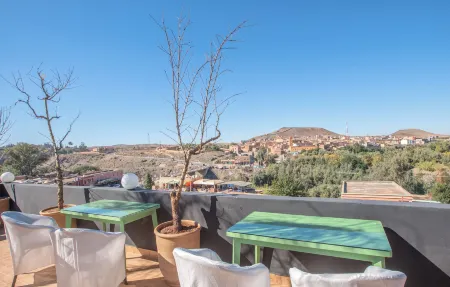 Piccolo Cycling Agafay Отели рядом с достопримечательностью «Lets Go 2 Morocco»