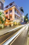 Gran Via Alsancak Hotels near Kordonboyu