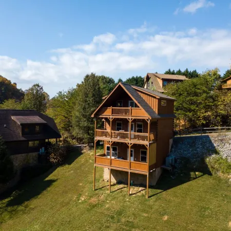 Rustic Mountain Retreat by Ghosal Luxury Lodging