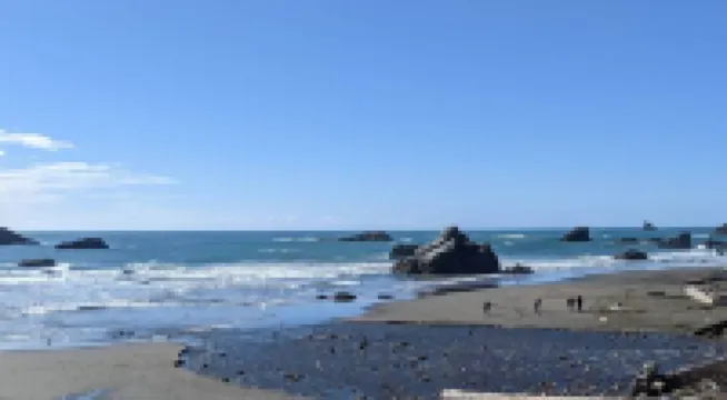 Sparkling Clean, Private & Quiet! Amazing Ocean Views [2]