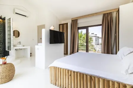 777 Alaçatı Adults Only