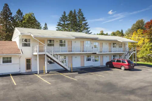 The Springwater Inn Motel Hotels in Groton