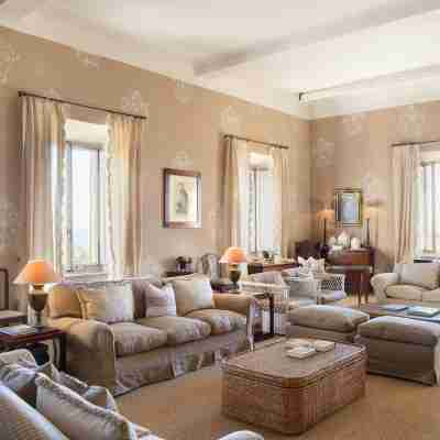 Large Beautiful Villa in Tuscan Hills of Chianti Stunning Gardens and Large Pool Rooms