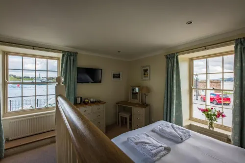 The Edgcumbe Arms Hotels in Torpoint