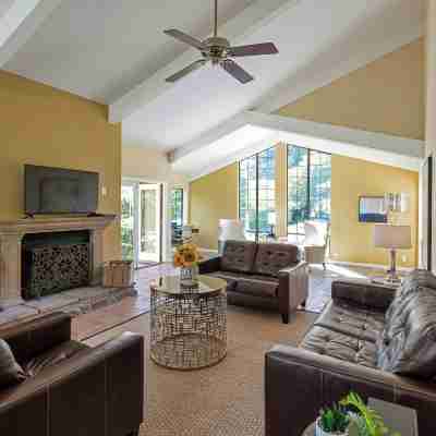 Sonoma Coast Villa Rooms