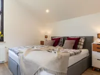 Modernes Split-Level Haus Nahe am Hennesee